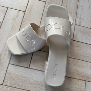 Gucci Women's White Slide platform Sandals size 39